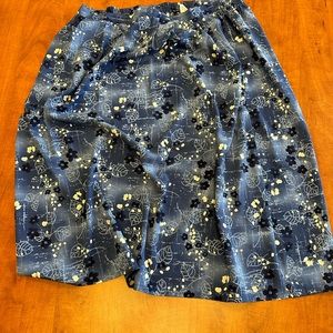 S93 - Sag Harbor Woman Navy Blue Cream White Floral Skirt 2x 18 20